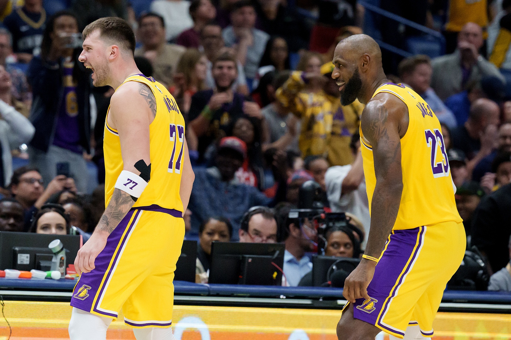 NBA官推：湖人关键时刻开季13连胜创历史第二纪录 仅次于16勇士